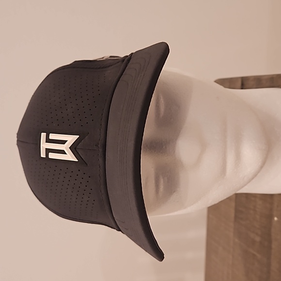 Nike/Tiger Woods Baseball Hat - Picture 3 of 7